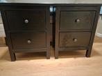 Twee Ikea Hemnes nachtkastjes - nette staat, Huis en Inrichting, Slaapkamer | Nachtkastjes, Ophalen, Gebruikt, Minder dan 45 cm