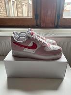 Nike Air Force 1 Valentine’s day EU45 US11, Gedragen, Ophalen of Verzenden, Sneakers of Gympen, Nike