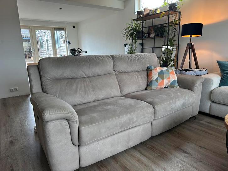 Elektrische 2 persoons bankstel, Huis en Inrichting, Banken | Bankstellen, Zo goed als nieuw, Rechte bank, Tweepersoons, 200 tot 250 cm