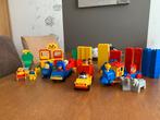 Duplo stenen en auto treintje en poppetjes €25,00, Kinderen en Baby's, Speelgoed | Duplo en Lego, Duplo, Gebruikt, Ophalen, Losse stenen