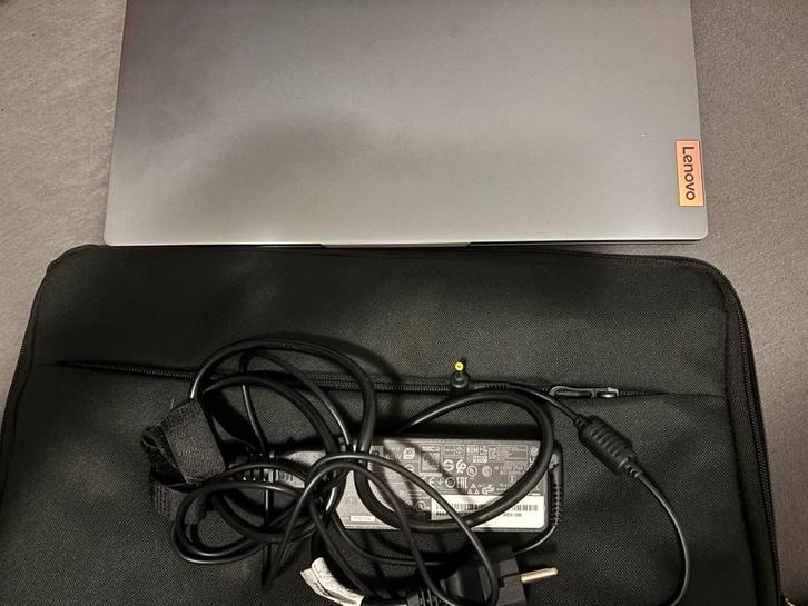 Lenovo IdeaPad Slim 3, Computers en Software, Windows Laptops, Zo goed als nieuw, 15 inch, SSD, 2 tot 3 Ghz, 8 GB, Qwerty, Ophalen