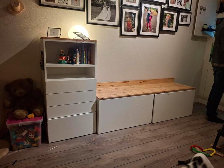 Småstad IKEA Kinderbureau met Kisten en Kast, Huis en Inrichting, Kasten | Boekenkasten, Ophalen