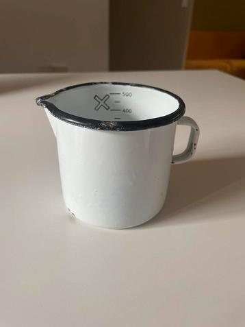 emaille maatkan 500 ml  beschikbaar voor biedingen