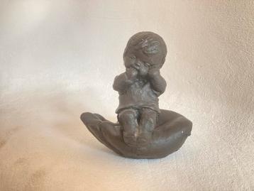 Beeldje: Kind in Gods Hand beschikbaar voor biedingen