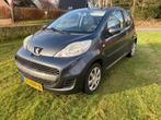 Peugeot 107 1.0 12V Millesim 200 68PK 2011 Grijs, Auto's, Peugeot, Voorwielaandrijving, Euro 5, Stof, Zwart