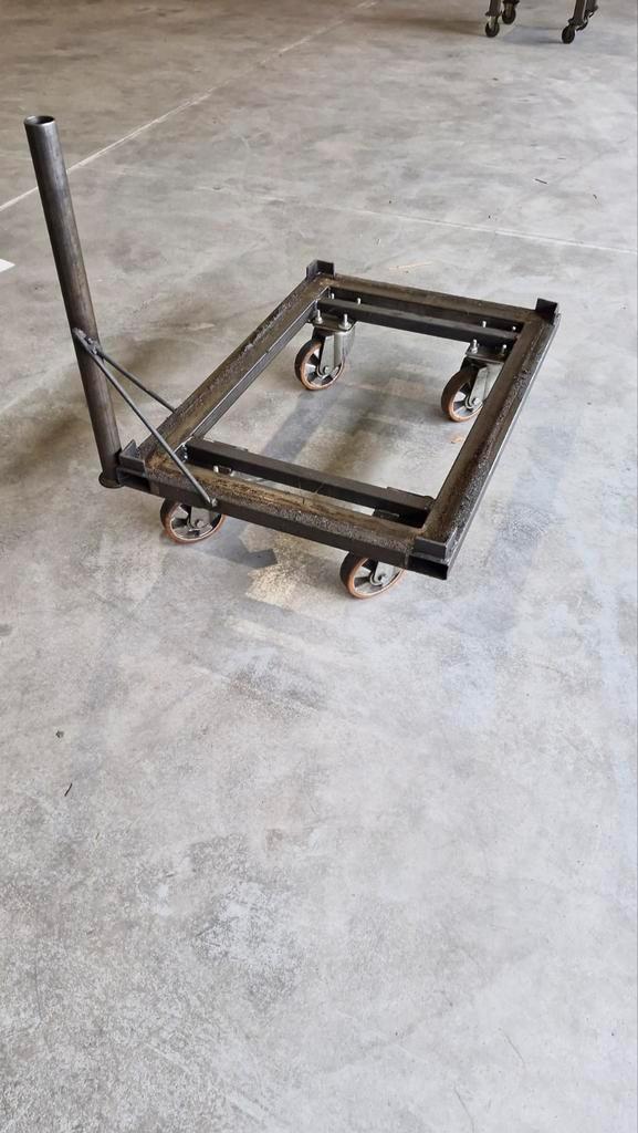Stalen wagen / kar met zwenkwielen, Doe-het-zelf en Verbouw, Transportwagens, Ophalen of Verzenden