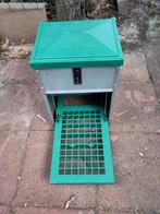Feed-o-matic trapbak kippen voerautomaat, Ophalen of Verzenden, Zo goed als nieuw