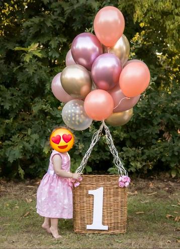 Leuke rotan mand inclusief het cijfer zonder ballonnen. beschikbaar voor biedingen