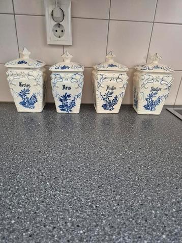 4 keramieke voorraad potjes  beschikbaar voor biedingen