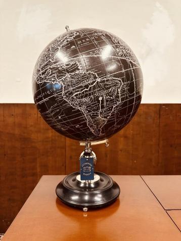 Klassieke Engelse Globe Wereldbol Authentic Models beschikbaar voor biedingen