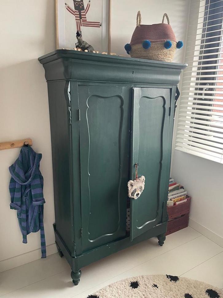 Groene vintage kledingkast - Biedemeier, Huis en Inrichting, Kasten | Kledingkasten, Gebruikt, 150 tot 200 cm, 50 tot 100 cm, 25 tot 50 cm
