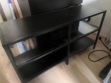 Zwart IKEA tv-meubel beschikbaar voor biedingen