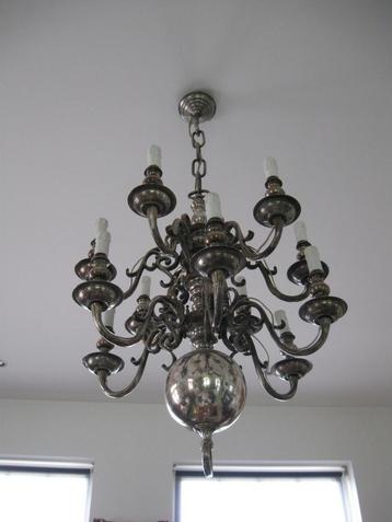 Antieke Verzilverde Kroonluchter beschikbaar voor biedingen