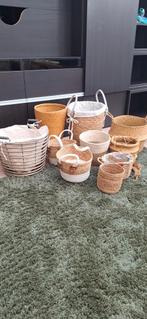 Mooie rieten manden set, Ophalen