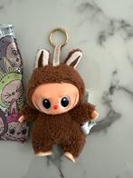 Nieuwe bruine labubu poppetje sleutelhanger knuffel, Ophalen of Verzenden, Zo goed als nieuw