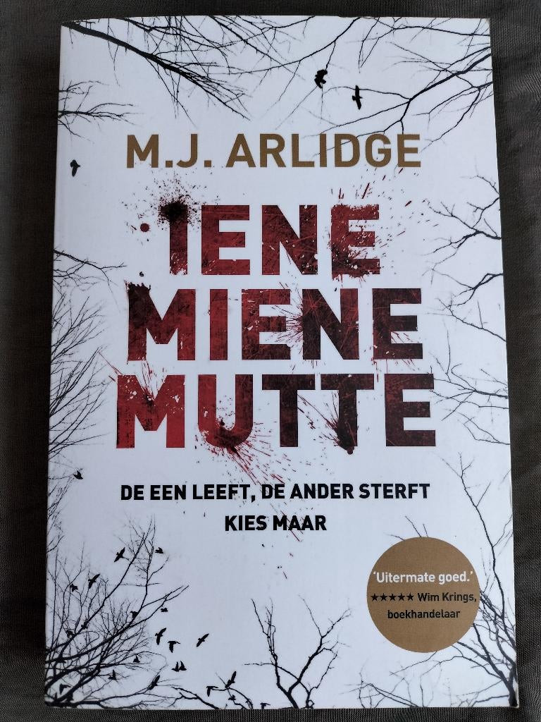 M.J. Arlidge - Iene miene mutte, Boeken, Thrillers, Zo goed als nieuw, Ophalen of Verzenden