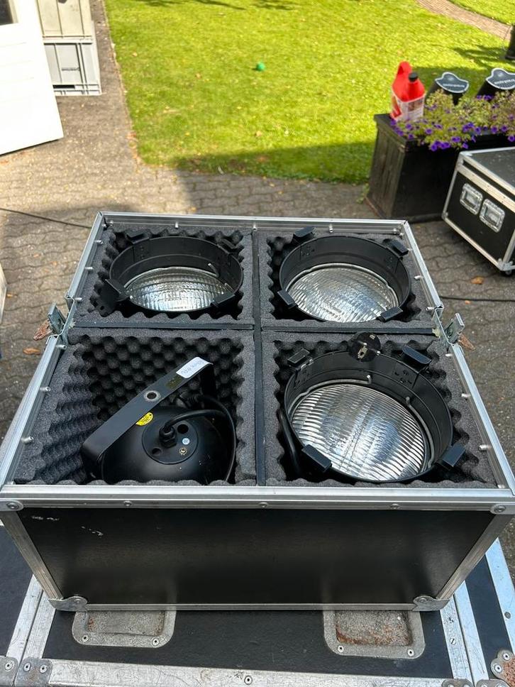 Hallogeen parren 56 300watt met flightcase, Muziek en Instrumenten, Licht en Laser, Zo goed als nieuw, Licht, Ophalen