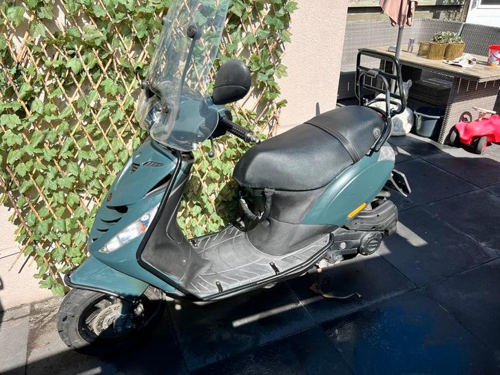 Piaggio zip 25 km, Fietsen en Brommers, Scooters | Piaggio, Zo goed als nieuw, Zip, Maximaal 25 km/u, Benzine, Ophalen
