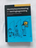 Identiteitsontwikkeling en leerlingbegeleiding, Boeken, Jos van der Wal; Jacob de Wilde; Ineke de Mooij, Zo goed als nieuw, Ontwikkelingspsychologie