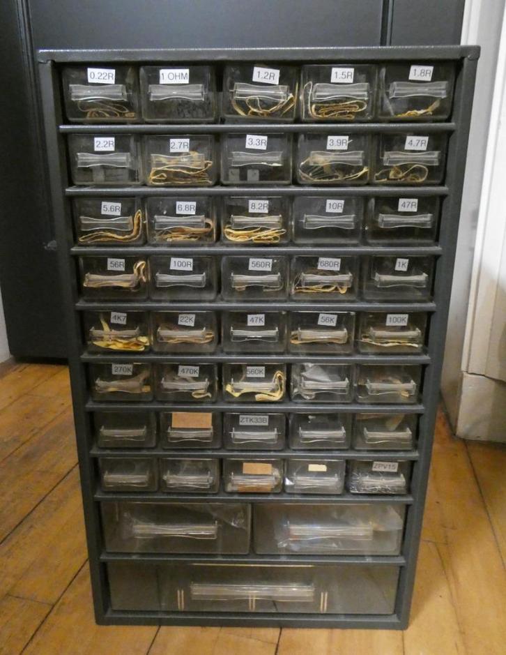 Stalen laden kast 43 lades met Electronica onderdelen, Hobby en Vrije tijd, Elektronica-componenten, Zo goed als nieuw, Ophalen of Verzenden