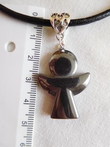 Hematiet  engeltje / popje  (F75628)	 beschikbaar voor biedingen