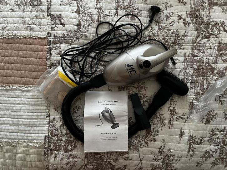 Compacte hand stofzuiger van Home Electronics, Witgoed en Apparatuur, Stofzuigers, Zo goed als nieuw, Stofzuiger, Minder dan 1200 watt