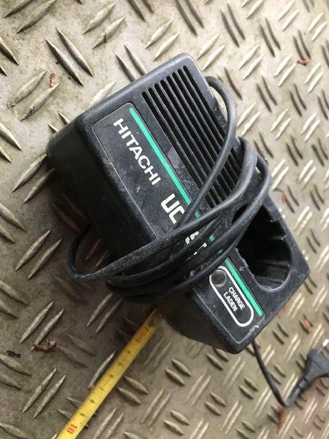 Hitachi accu lader, Doe-het-zelf en Verbouw, Gereedschap | Machine-onderdelen en Toebehoren, Gebruikt, Ophalen of Verzenden