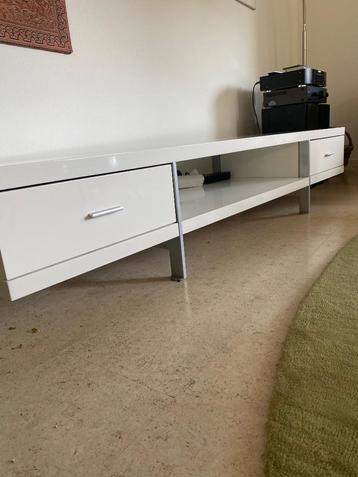 Lage dressoir kast