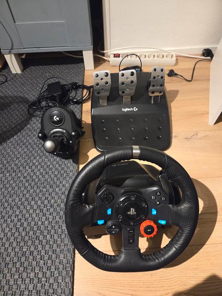 LOGITECH G29 Stuur  PS5 PS4, Spelcomputers en Games, Spelcomputers | Sony PlayStation Consoles | Accessoires, Zo goed als nieuw