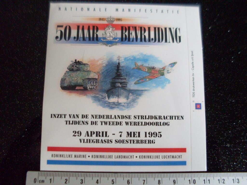 sticker 50 jaar bevrijding 1995 vliegbasis soesterberg leger, Verzamelen, Verzenden, Zo goed als nieuw, Bedrijf of Vereniging