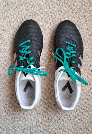 Adidas Voetbalschoenen Maat 40 2/3 beschikbaar voor biedingen