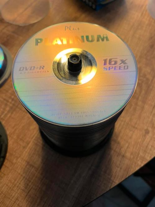 Cd’s en dvd’s. op spindel. Gewonen en dual layer. +R en -R., Computers en Software, Beschrijfbare discs, Zo goed als nieuw, Op spindel