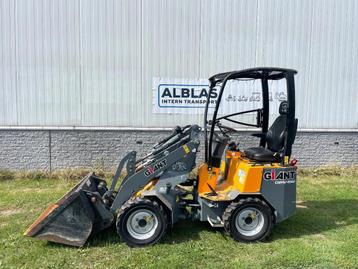 Giant D254SW shovel 2021 met slechts 423 uur (bj 2021) beschikbaar voor biedingen