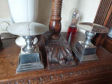 2 metalen kandelaars / 14,5 centimeter hoog beschikbaar voor biedingen