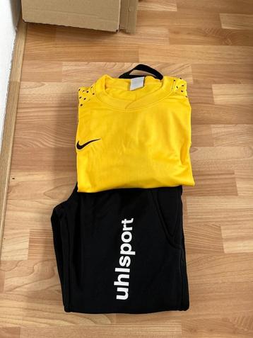 Keepers Tenue met Nike shirt en Uhlsport broek beschikbaar voor biedingen