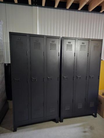 Locker kasten - kleding kasten - metaal beschikbaar voor biedingen