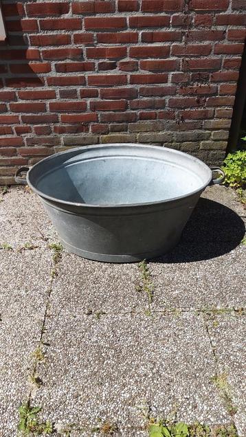 Mooie oude zinken teil beschikbaar voor biedingen