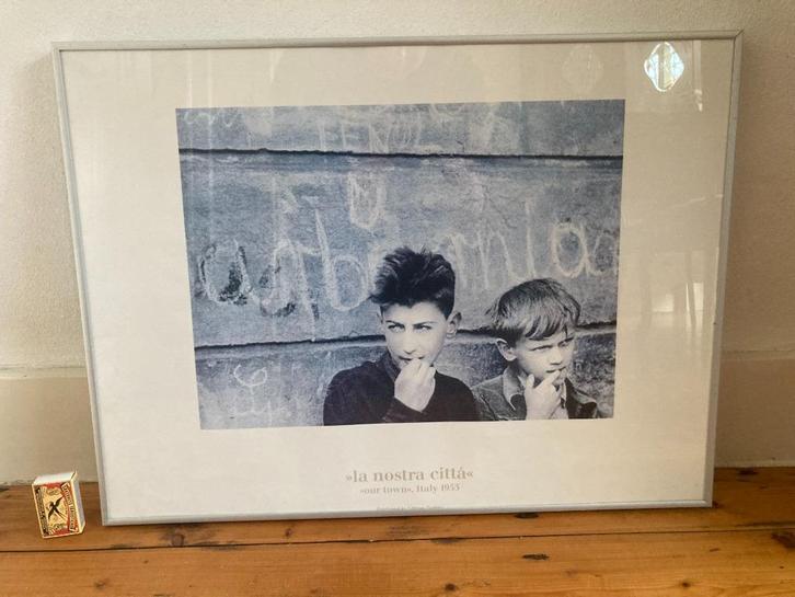 Eighties ingelijste offset filmposter La nostra citta 1953, Huis en Inrichting, Woonaccessoires | Schilderijen, Tekeningen en Foto's