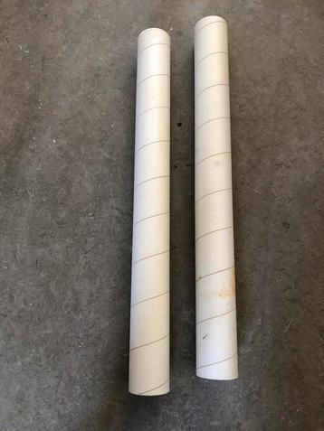 2 kartonnen kokers 102,5 cm beschikbaar voor biedingen