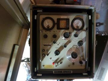 HP608E HF/VHF/UHF meetzender in Mint conditie beschikbaar voor biedingen