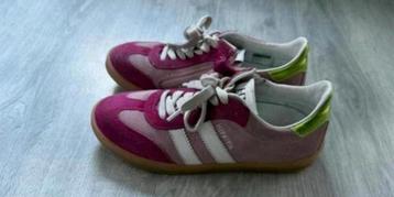 Hip sneakers maat 34 beschikbaar voor biedingen