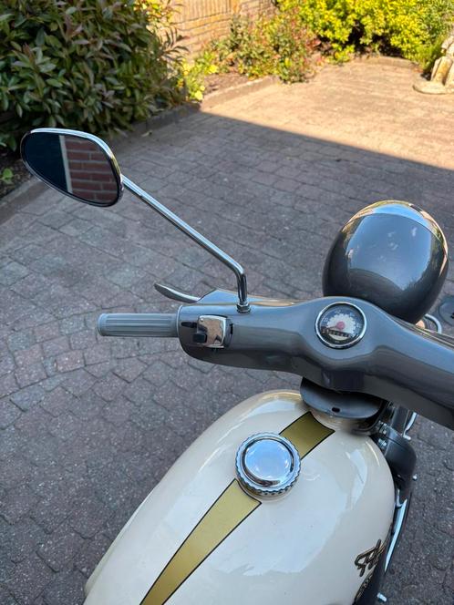 Prachtige kreidler eitank super 4, Fietsen en Brommers, Brommers | Kreidler, Zo goed als nieuw, Ophalen