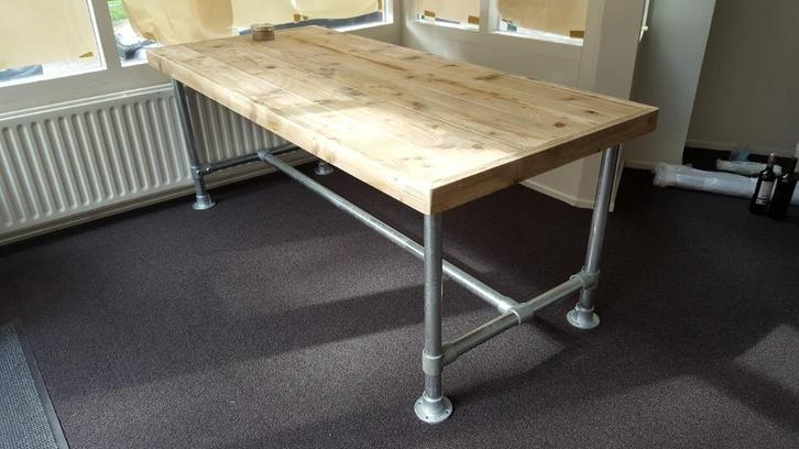 Unieke industriele tafel van steigerhout en staal elke maat, Huis en Inrichting, Tafels | Eettafels, Nieuw, Ophalen