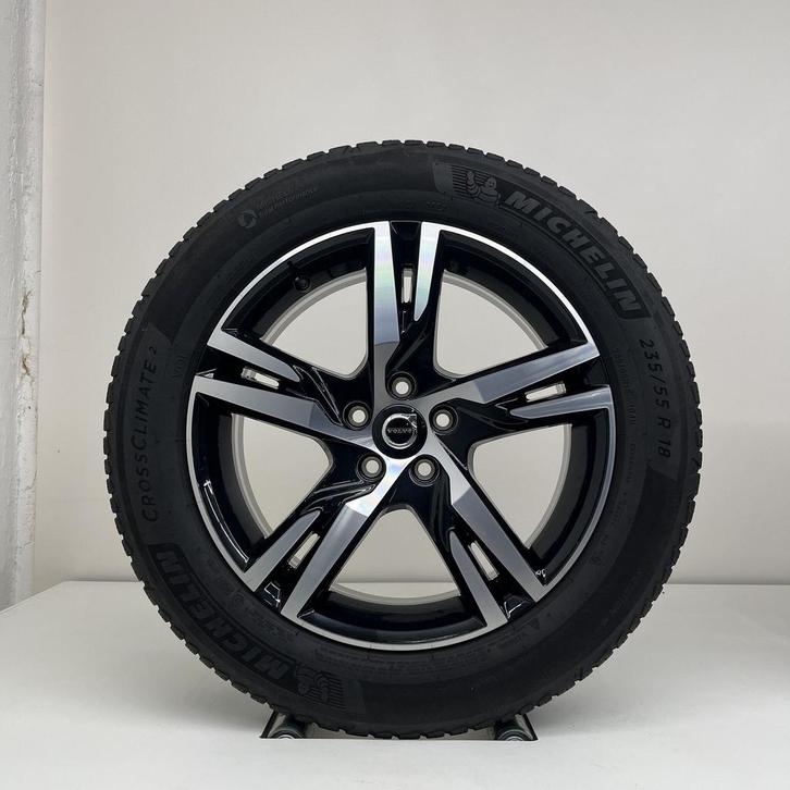 Volvo 18 inch R-design velgen + all seasonbanden XC40, Auto-onderdelen, Banden en Velgen, Banden en Velgen, Winterbanden, 18 inch