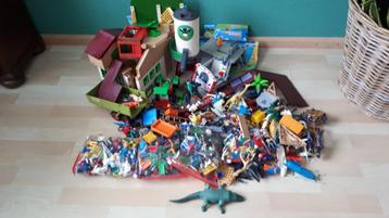 Playmobil, heel veel Playmobil voor vele uren speelplezier beschikbaar voor biedingen