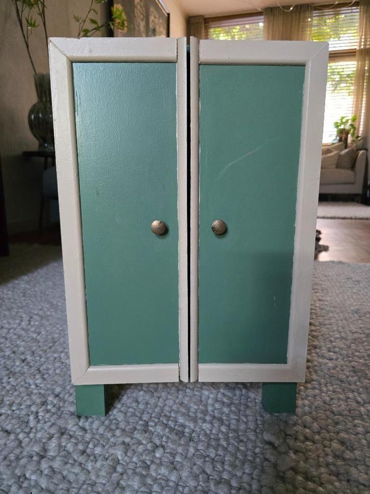 Sfeervol mini-kastje, perfect voor poppenhuis of decoratie, Kinderen en Baby's, Speelgoed | Poppenhuizen, Gebruikt, Toebehoren