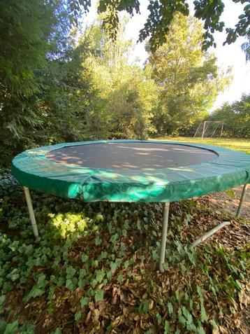 Trampoline beschikbaar voor biedingen