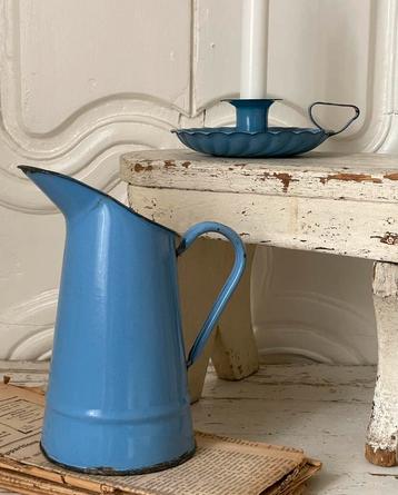 Emaille oud waterkannetje licht blauw  beschikbaar voor biedingen