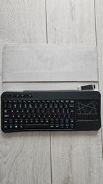 Logitech toetsenbord met touchpad, Computers en Software, Toetsenborden, Ophalen, Zo goed als nieuw