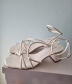 Leren sandalen van &Other Stories, Wit, & Other Stories, Zo goed als nieuw, Sandalen of Muiltjes